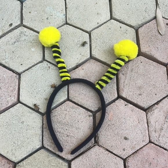 🐝Bee headband🐝 - Picture 2 of 6